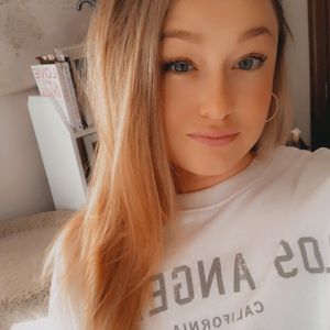 Meet your Posher, Alexis